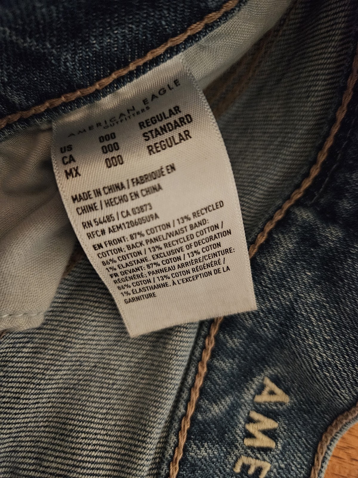 American Eagle Outfitters RN 54485 CA 03873 Teen Straight Bule Jean Sz 12