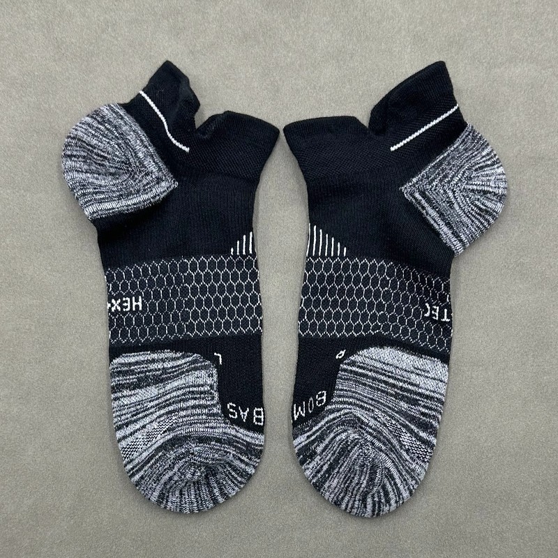 4 Pairs Men’s Lightweight Running Ankle Socks Size Large 9.5-13 Black BOMBAS