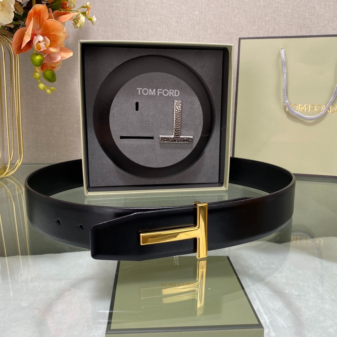 TOM FORD Reversible Black Leather T Logo Belt Men’s S.S. Buckle