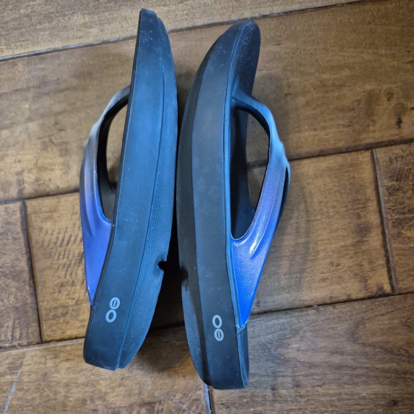 OOFOS OOMega OOlala Luxe Platform Sandals, Flip Flops- Pink Purple Ombre- Size 7