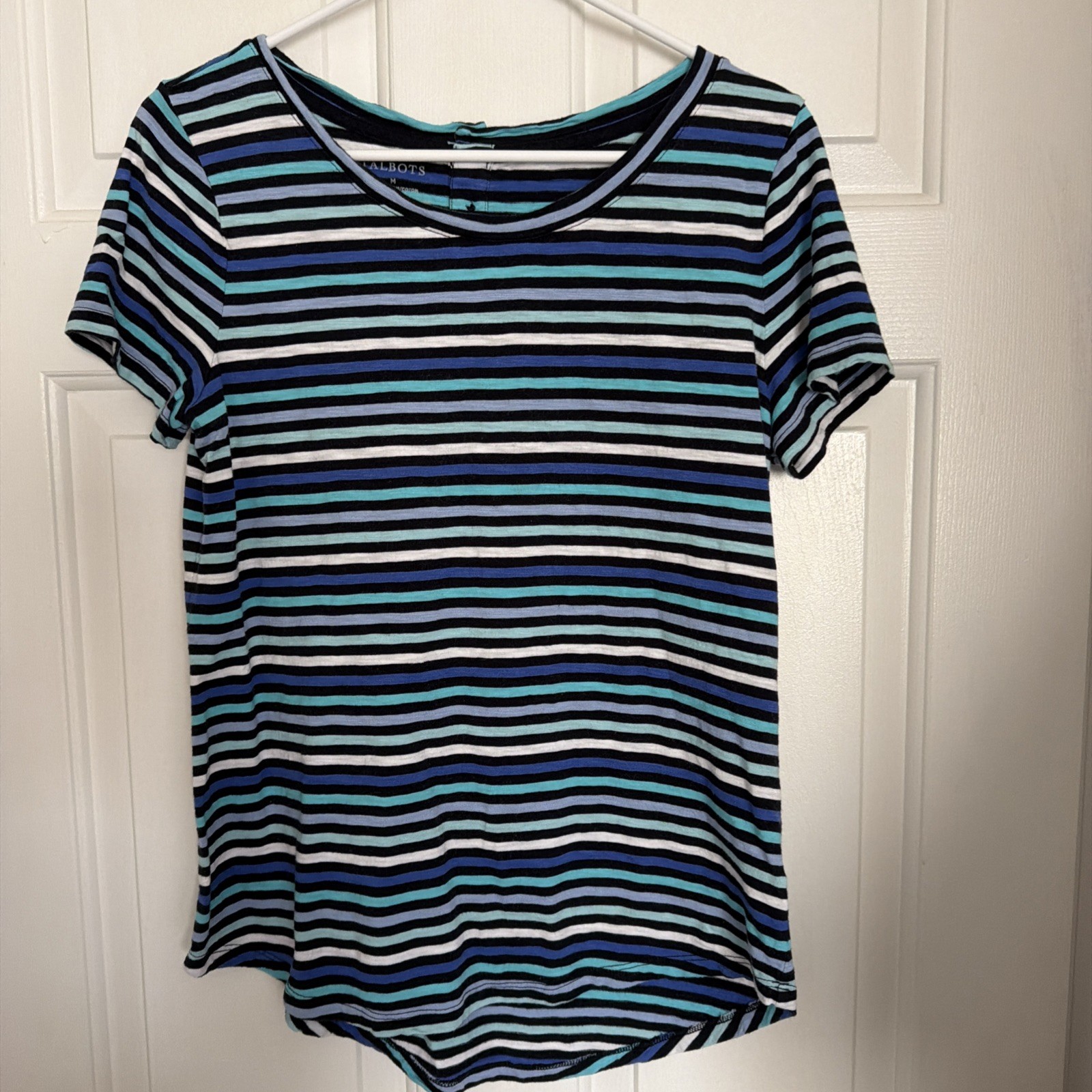 Talbots size M top striped black blues white 3 button back short sleeve hi lo