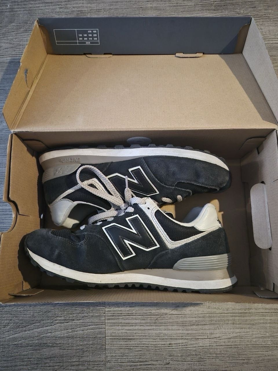 New Balance 574 Core Pack Black/White Men’s Low Top Lace-Up Sneakers ML574EVB