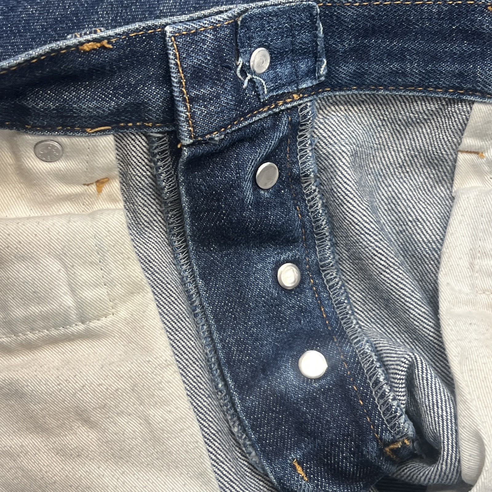 APC Mens Jeans Size 31 33″ Inseam Button Fly Straight Leg 100% Cotton Japan B163