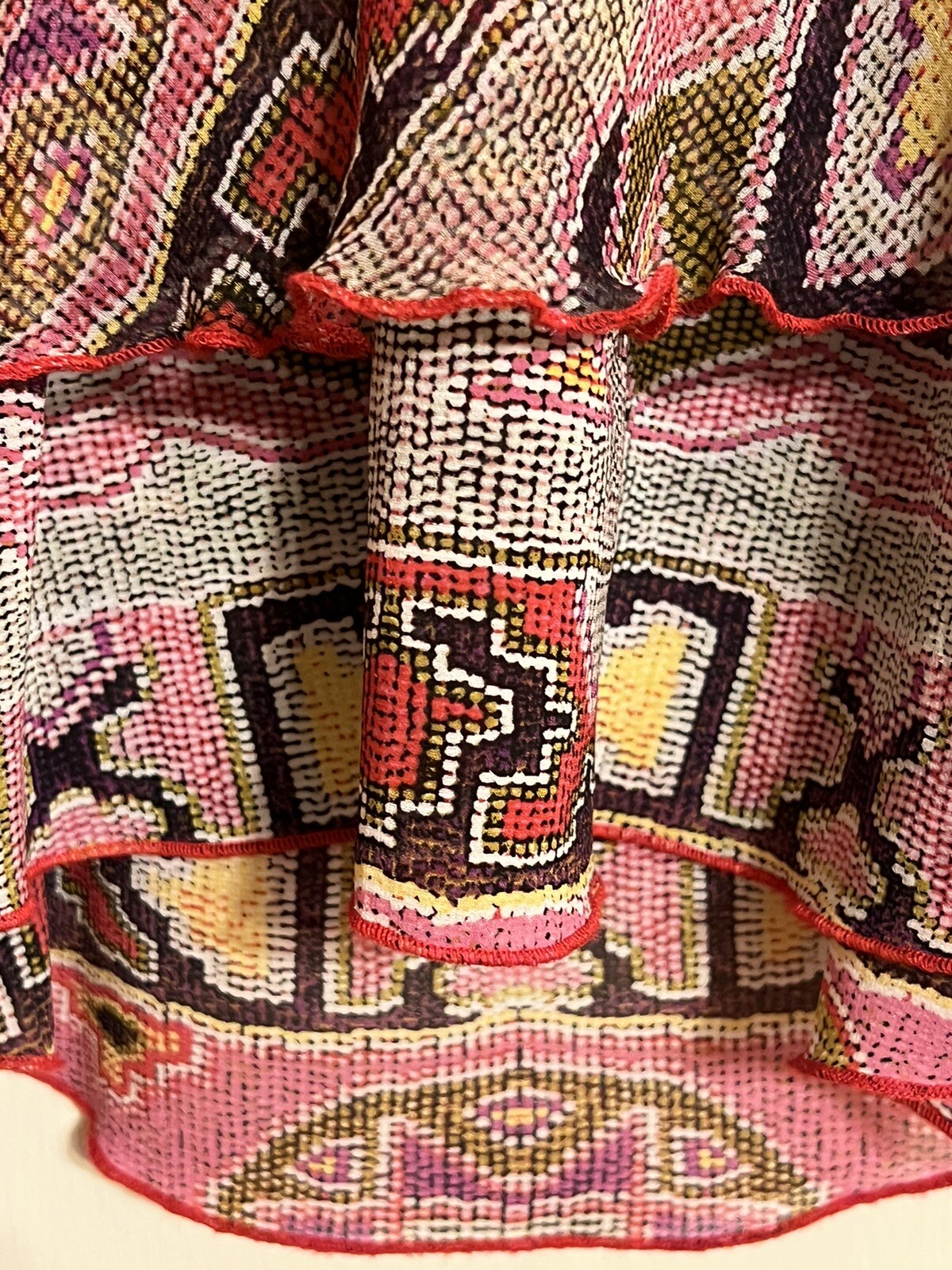 Diane Von Furstenburg 100% Silk Ruffle Tie Shirt Blouse Y2K Mosaic Art Womens 4