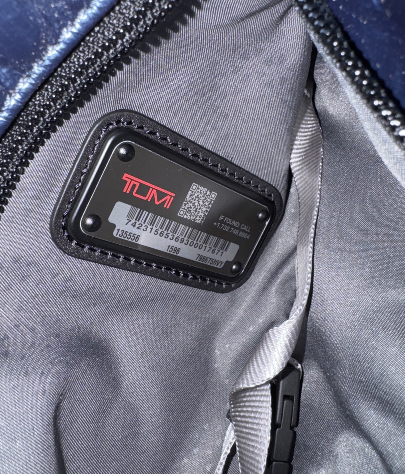 NEW TUMI Tahoe Bozeman Sling Shoulder Bag 13.5”x6”x2.6” Rare