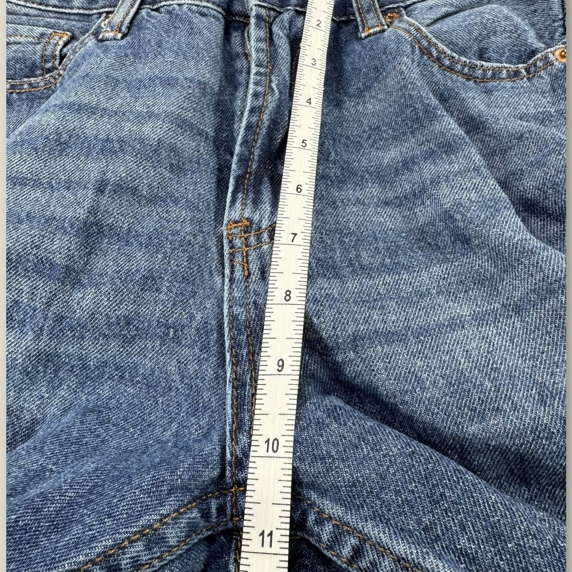 S.O.N.G Straight Leg Juniors Blue Jeans Size 3/26 Raw Hem Mid Rise