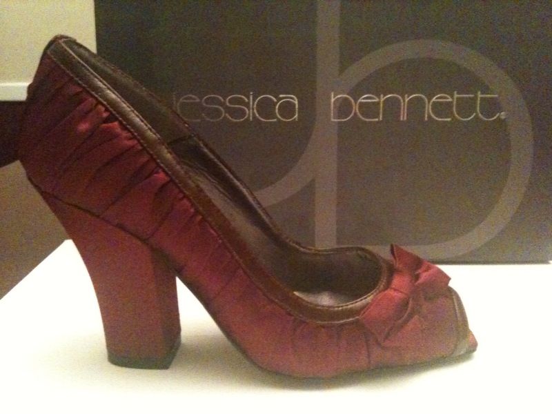 $130 JESSICA BENNETT Galena Ruched Satin Heels NEW ~ Burgundy Size 6.5