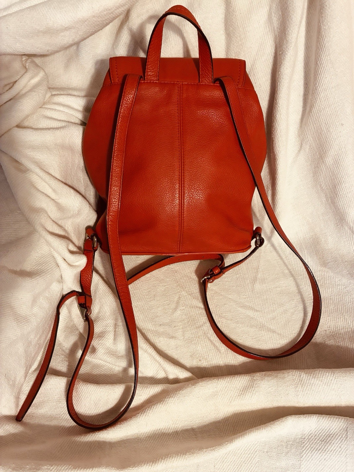 Coach Red Pebbled Drawstring Backpack Turn Lock Lined Inner Pockets Silver