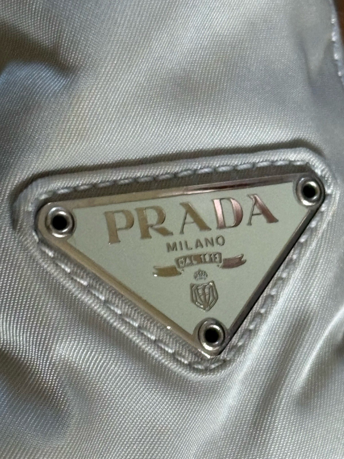 Vtg VGUC Prada Tessuto Light Gray Nylon Re-Edition 2000 Shoulder Bag Purse 9×8″