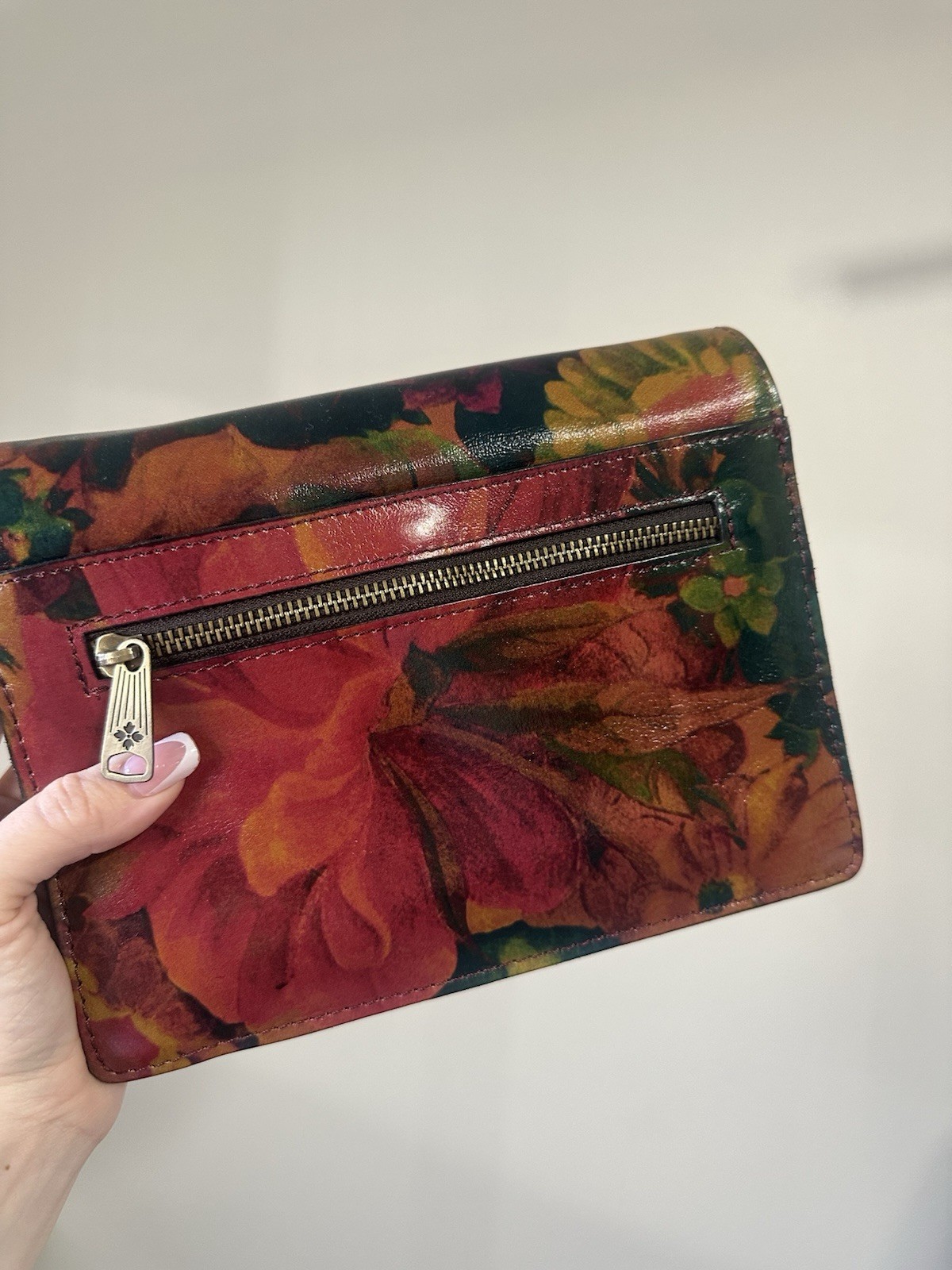 Patricia Nash Floral Multicolor Crossbody Bag Turn Lock Zip Pocket Gold Hardware