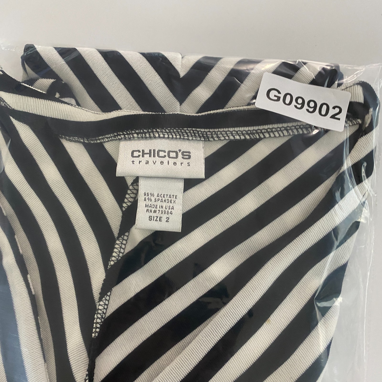 Chicos Travelers Blouse Size 2 US Large Black White Slinky Knit V Neck 3/4 Slv