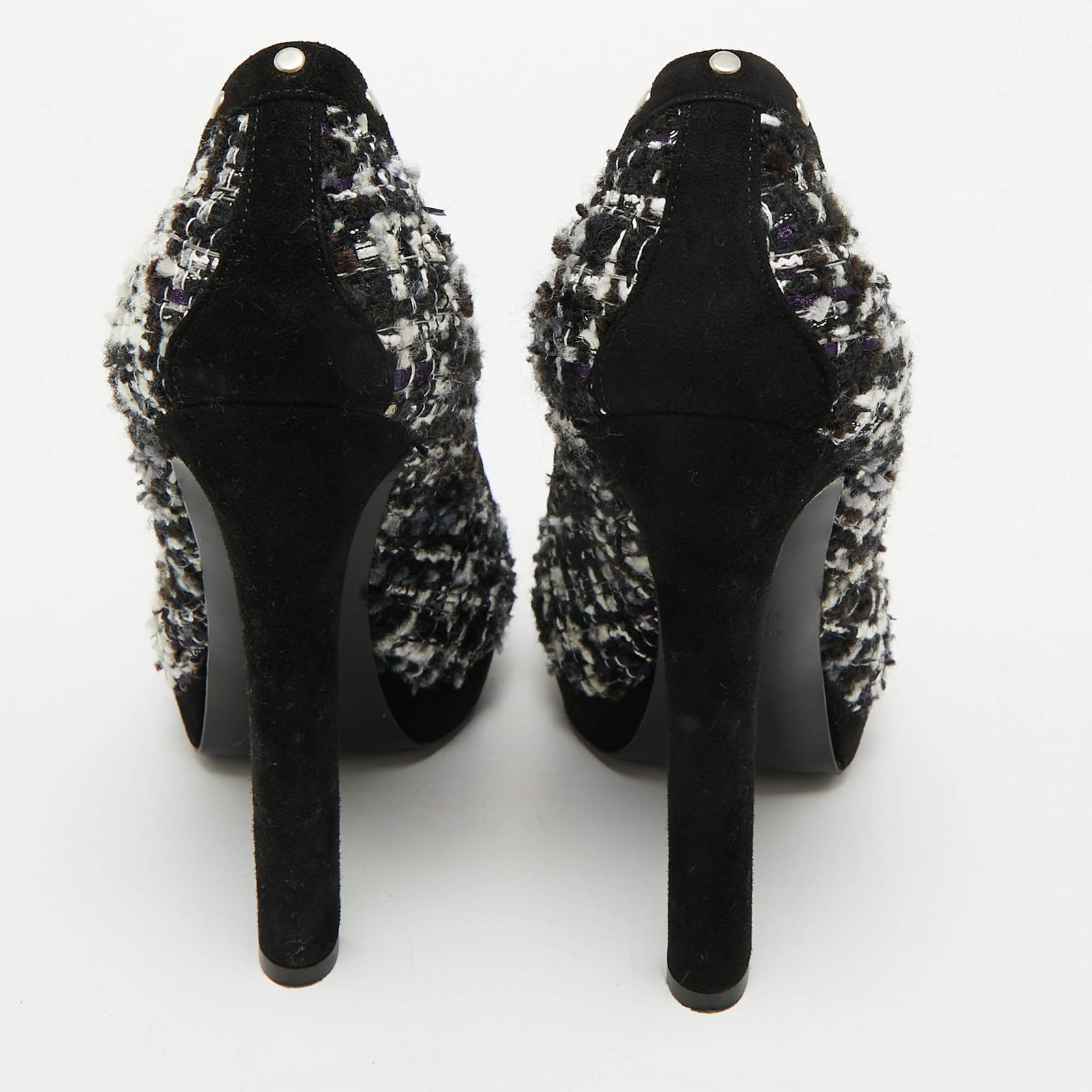 Alexander McQueen Skull Size 38 Black Suede and Tweed Peep Toe Pumps