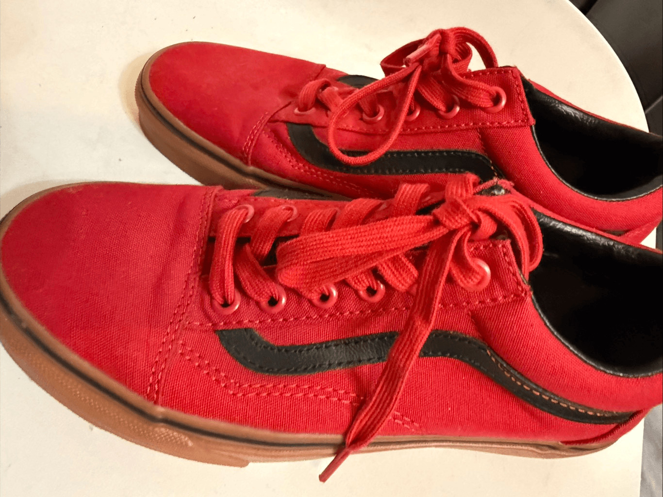 Vans Unisex Old Skool Skateboarding Canvas Sneakers Red Men 5.5/Women 7 NWOT