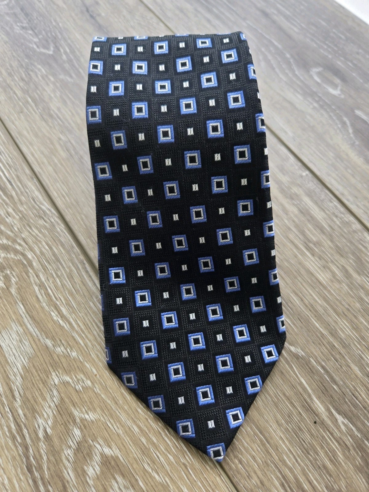 Donald J Trump Signature Collection Neck Tie Navy Blue Geometric Pattern 64″x4″