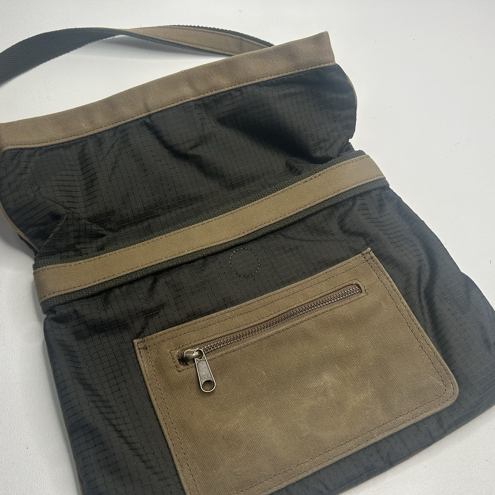 Sporty EDDIE BAUER Brown Canvas/Nylon Crossbody Foldover Bag