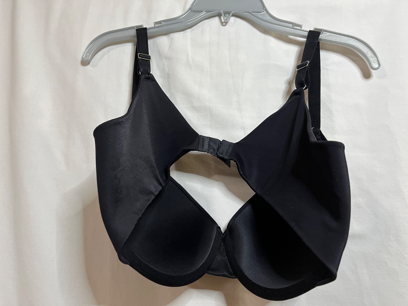 Vanity Fair Radiant Collection Underwire Bra Black 40D Smooth Back Light Pad