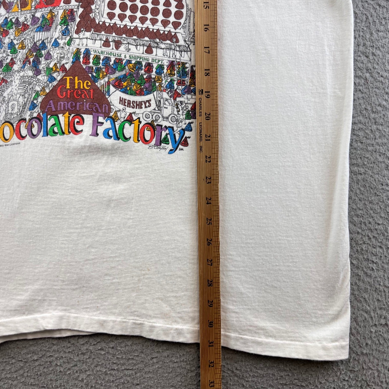 Vintage 1991 Hersheys Chocolate Factory Graphic Print T-Shirt XL