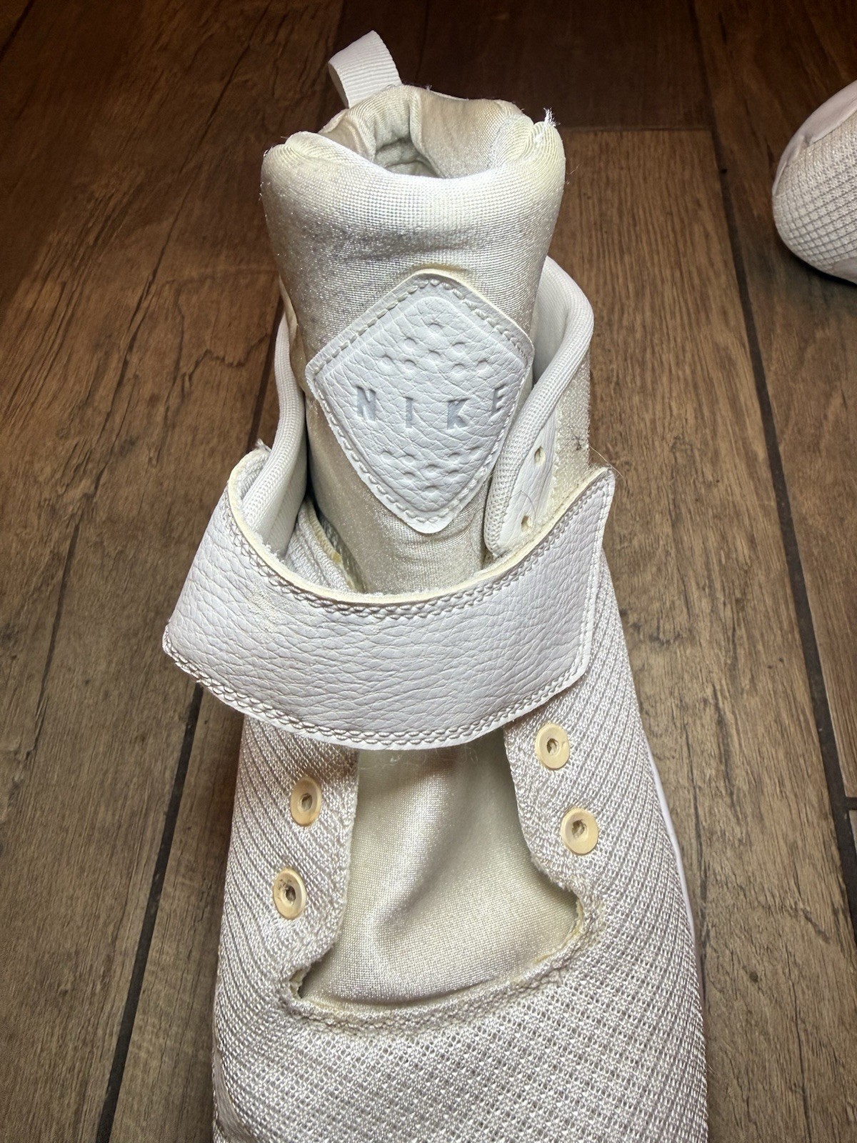 Nike White Mid Top Hook & Loop Basketball Sneakers Textile Upper Rubber Sole, 13
