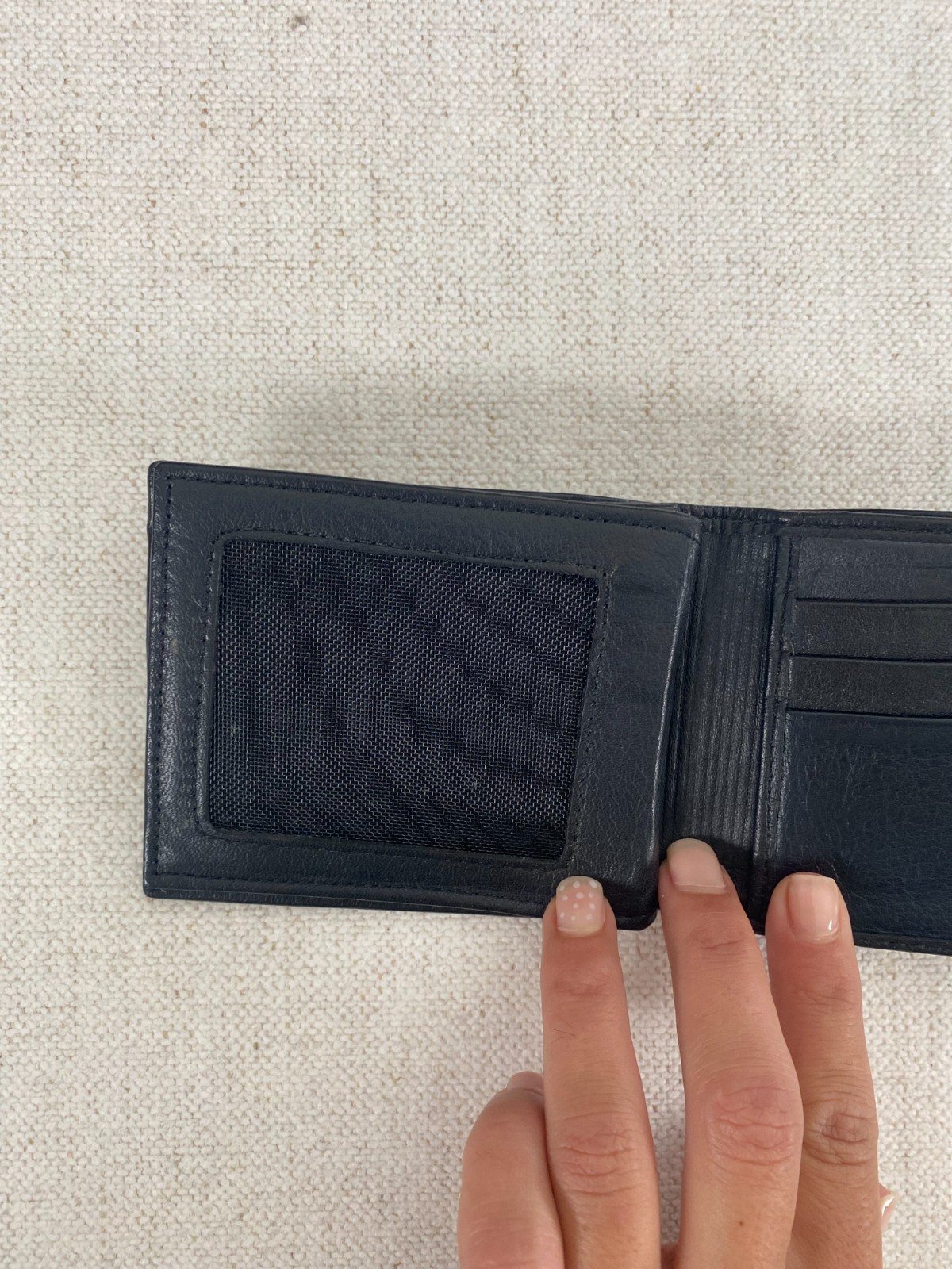 VELEZ Bifold Leather Wallet Mens Size 4.5×3.5″ Black Red Classic 8 Card Slots