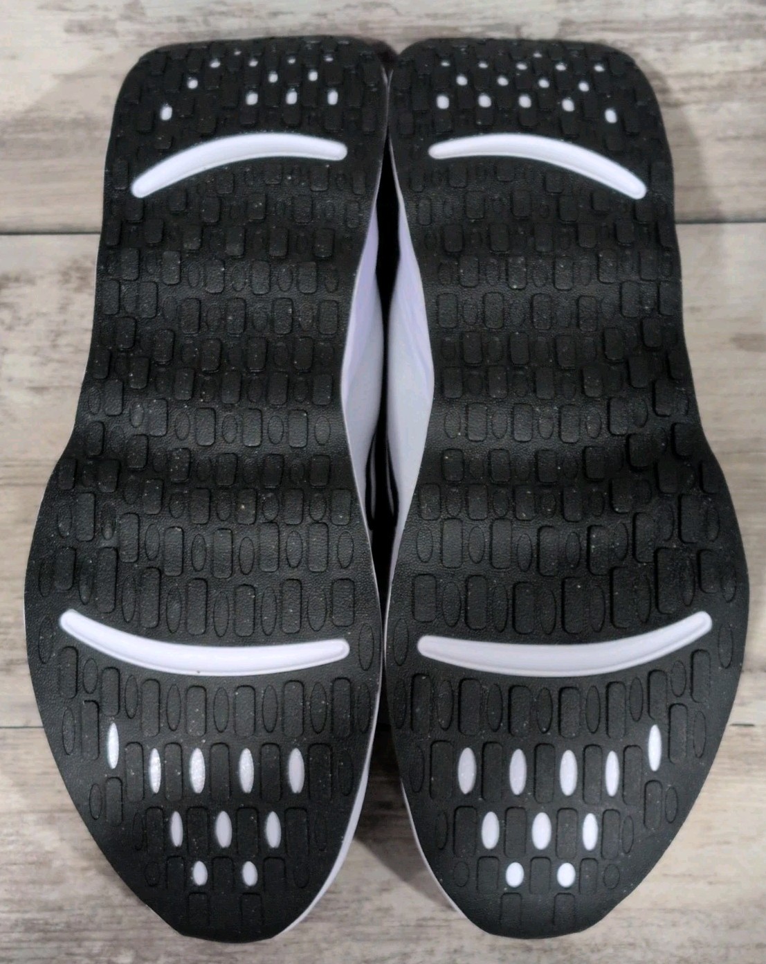 Nike Mens Shoes Size 15 Promina White Black NWT