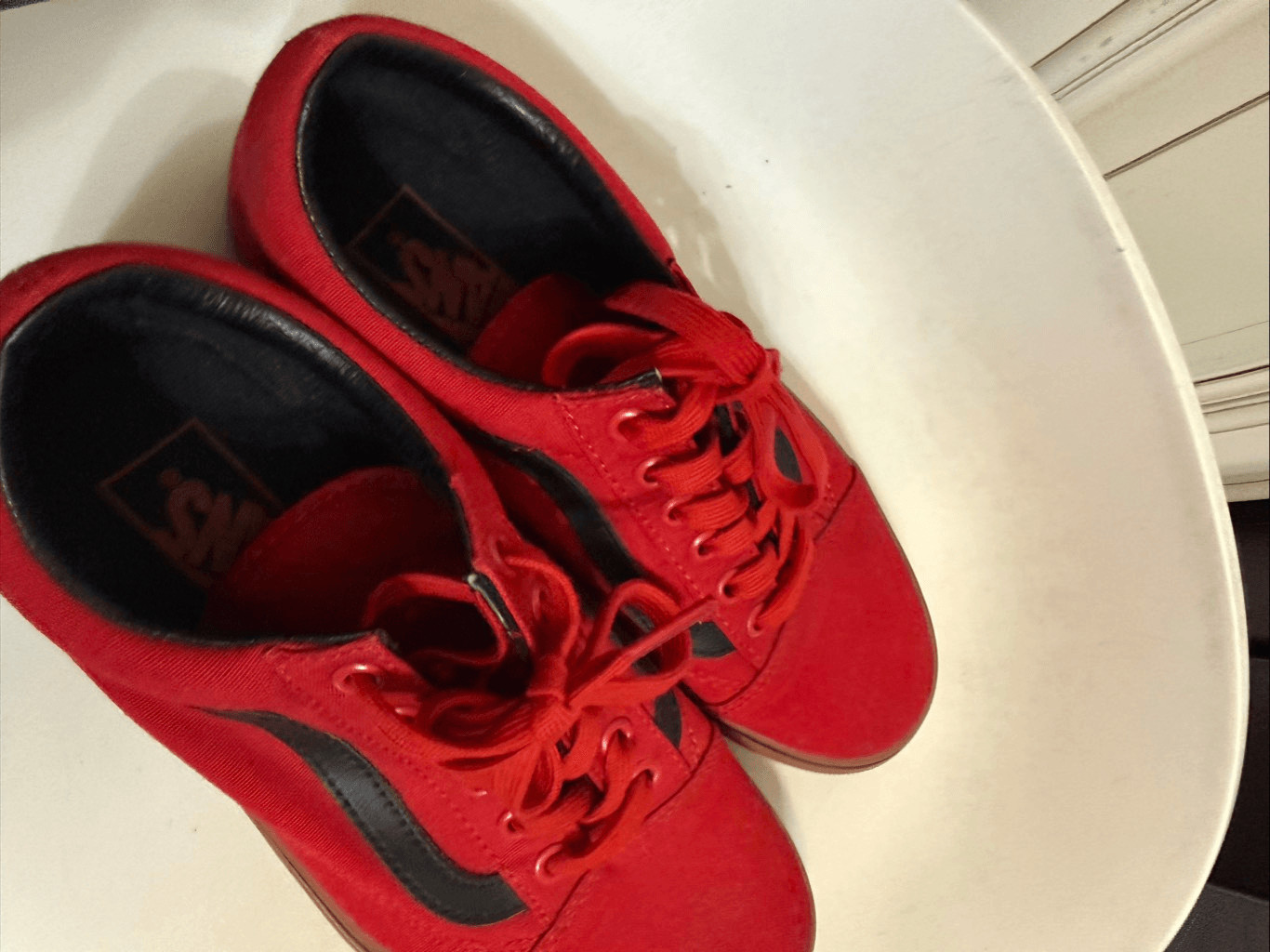 Vans Unisex Old Skool Skateboarding Canvas Sneakers Red Men 5.5/Women 7 NWOT