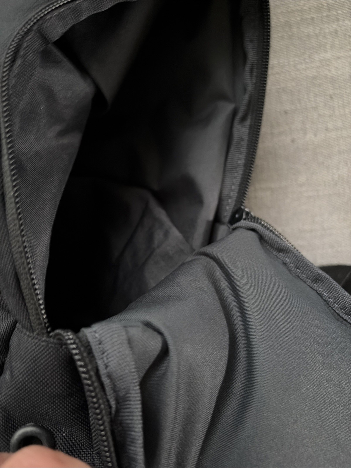 Nike Elite Black Men’s Backpack Adjustable Strap Inner Pockets Sports
