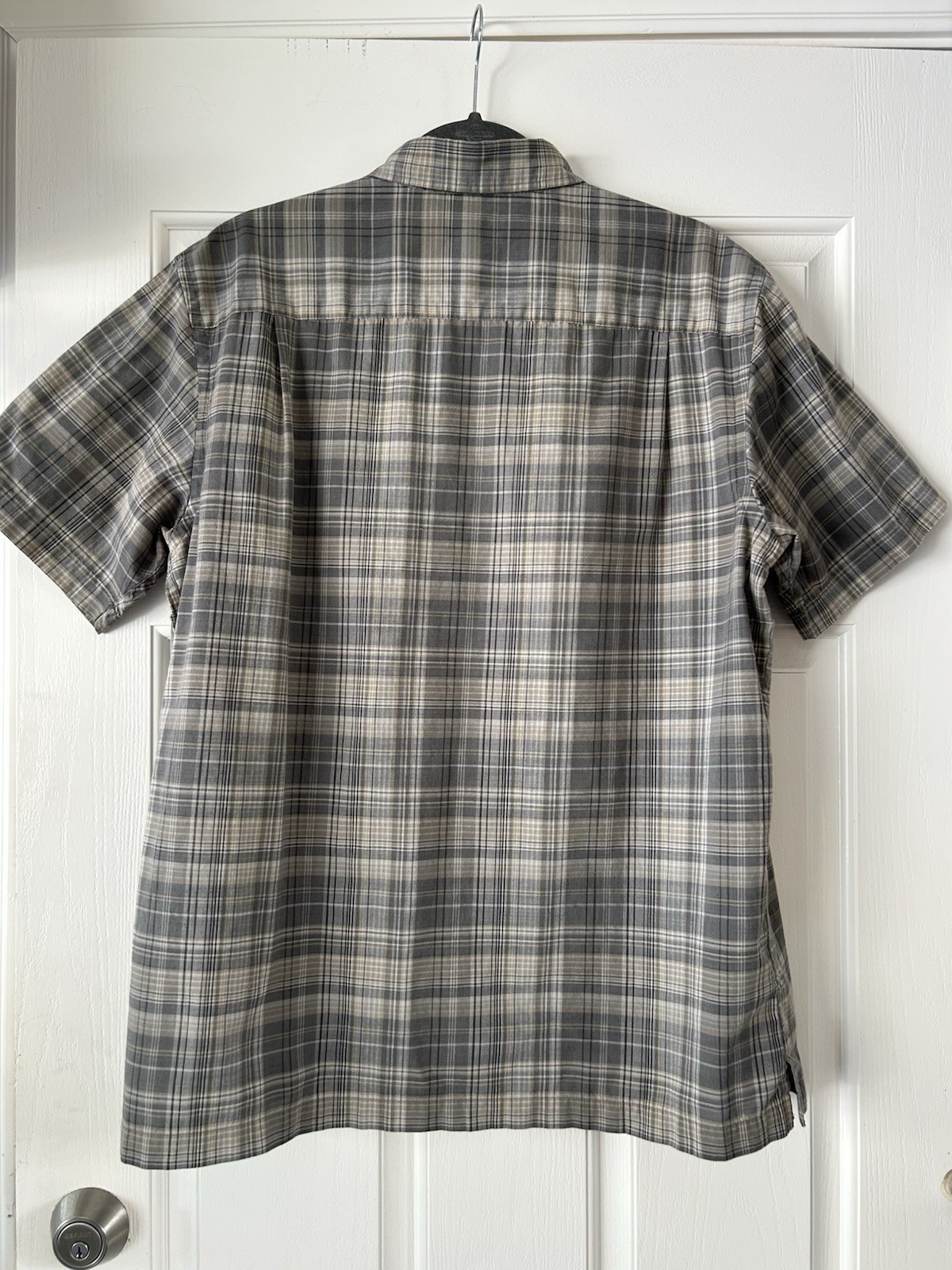 Van Heusen Men’s L Gray Plaid Short Sleeve Button-Up Woven Pockets Shirt (117)