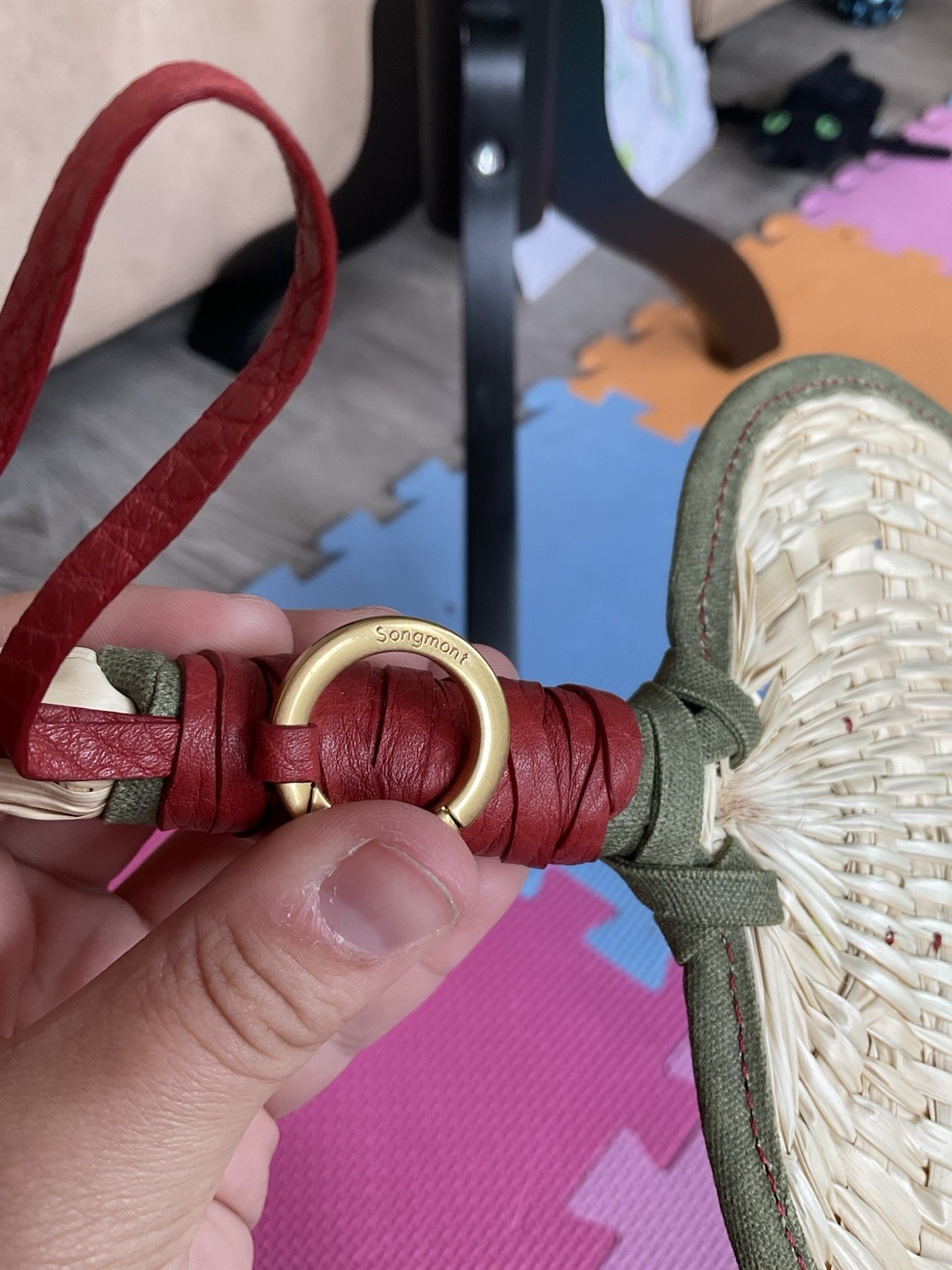 🪭Songmont Heart-Shaped Woven Fan Luxury Bag Charm – Olive & Red Leather