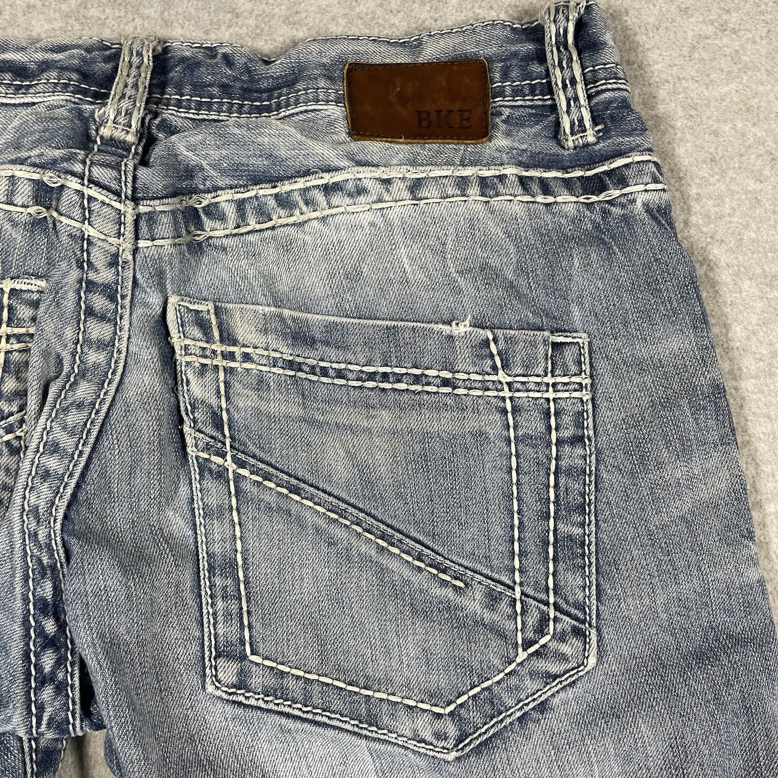 BKE Buckle Aiden straight leg jeans men’s 28R (fits 29×31) blue medium wash