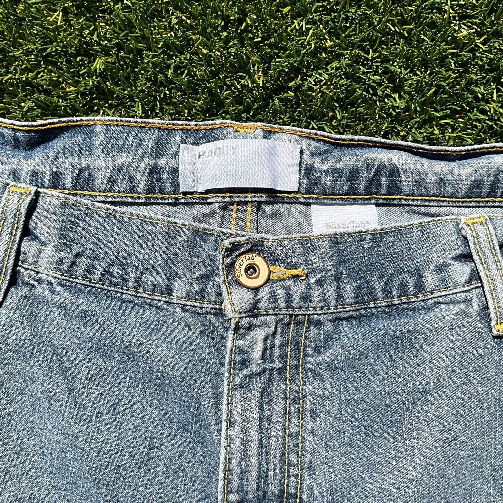 Vintage ‘98 Levi’s SilverTab Baggy Medium Wash Cutoff Jorts