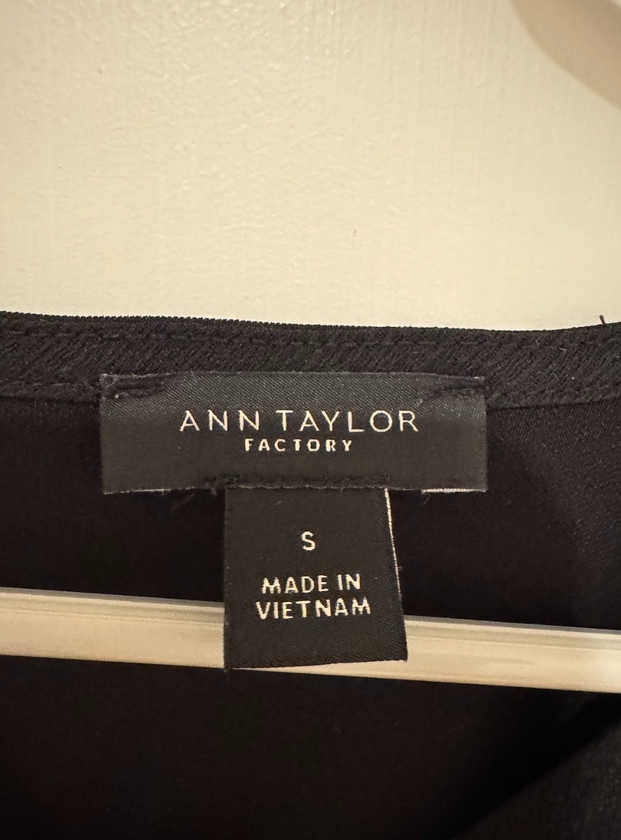 CUTE! Ann Taylor Double Ruffle Sleeve SMALL Navy Blue Pullover Blouse