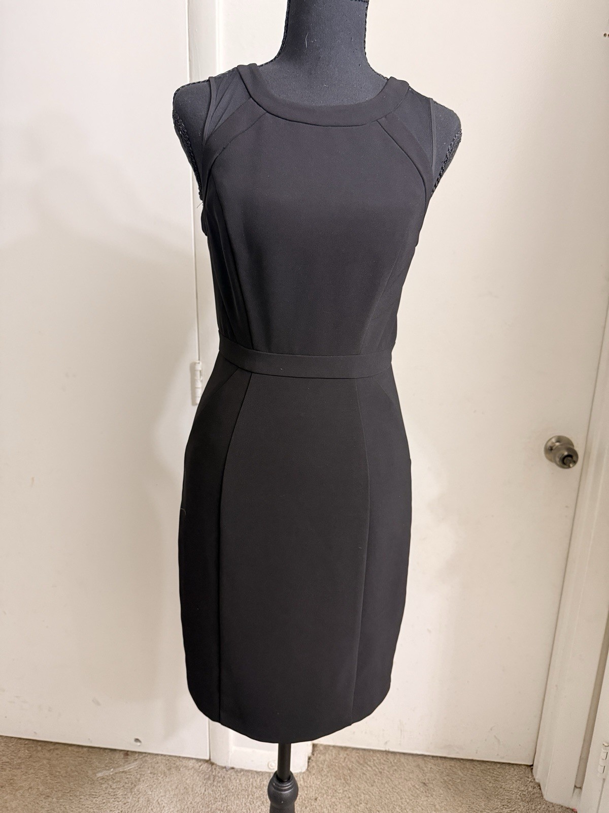 White House Black Market Black Sheath Dress Sleeveless Round Neck Knee 00