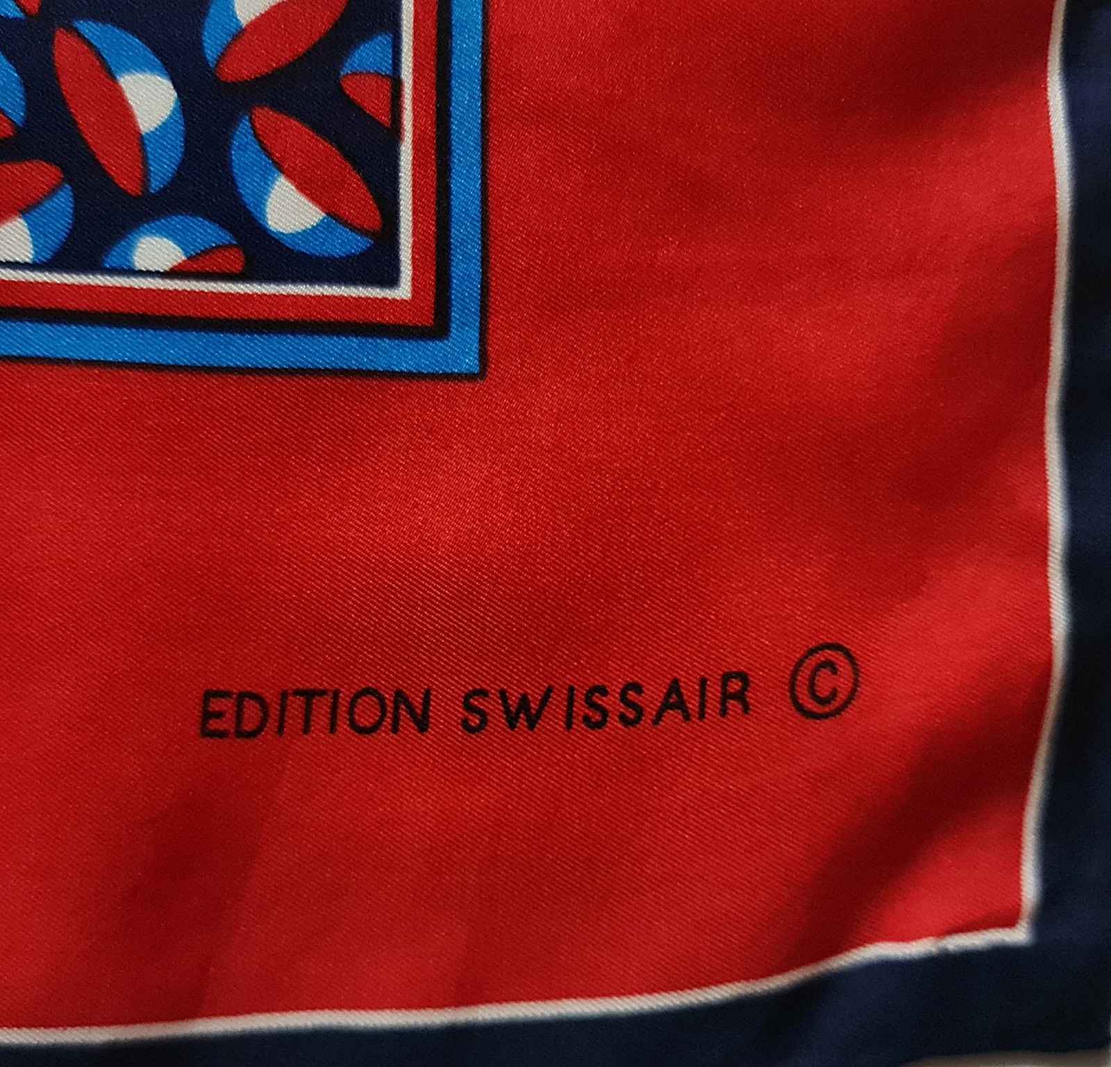 SCARF VINTAGE AUTHENTIC SWITZERLAND AIR LINES SWISSAIR SILK RED BLUE 35” SQUARE