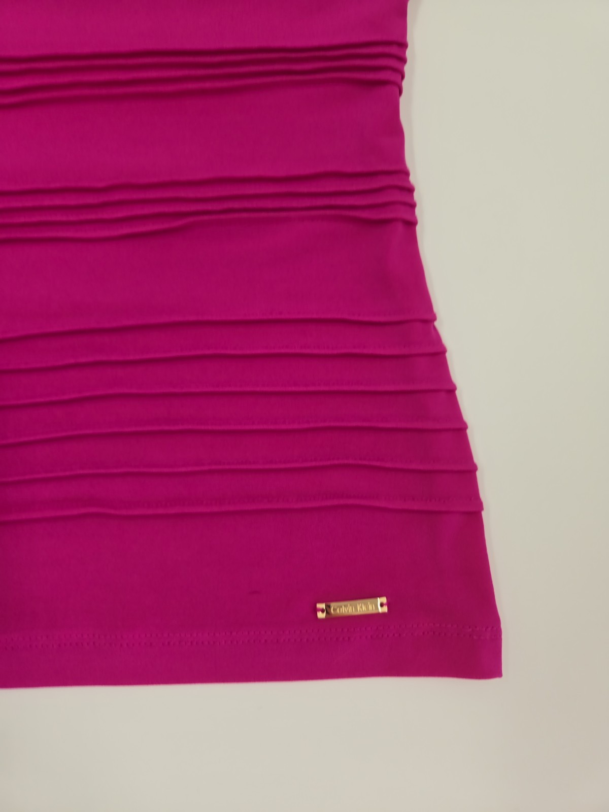 Calvin Klein Ribbed Tee Size S