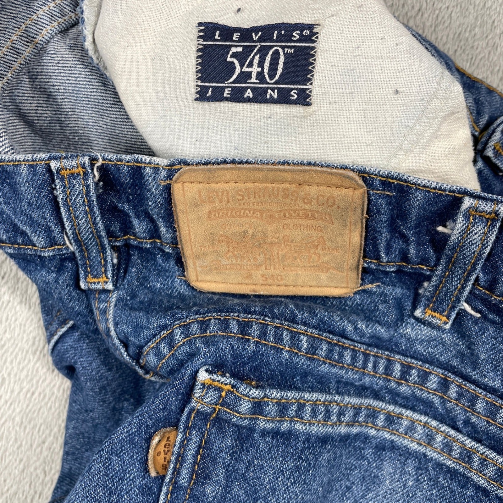 Vintage 80s Levi’s 540 Jeans Mens 36×29 Blue Made in USA Brown Leather Tab Tag