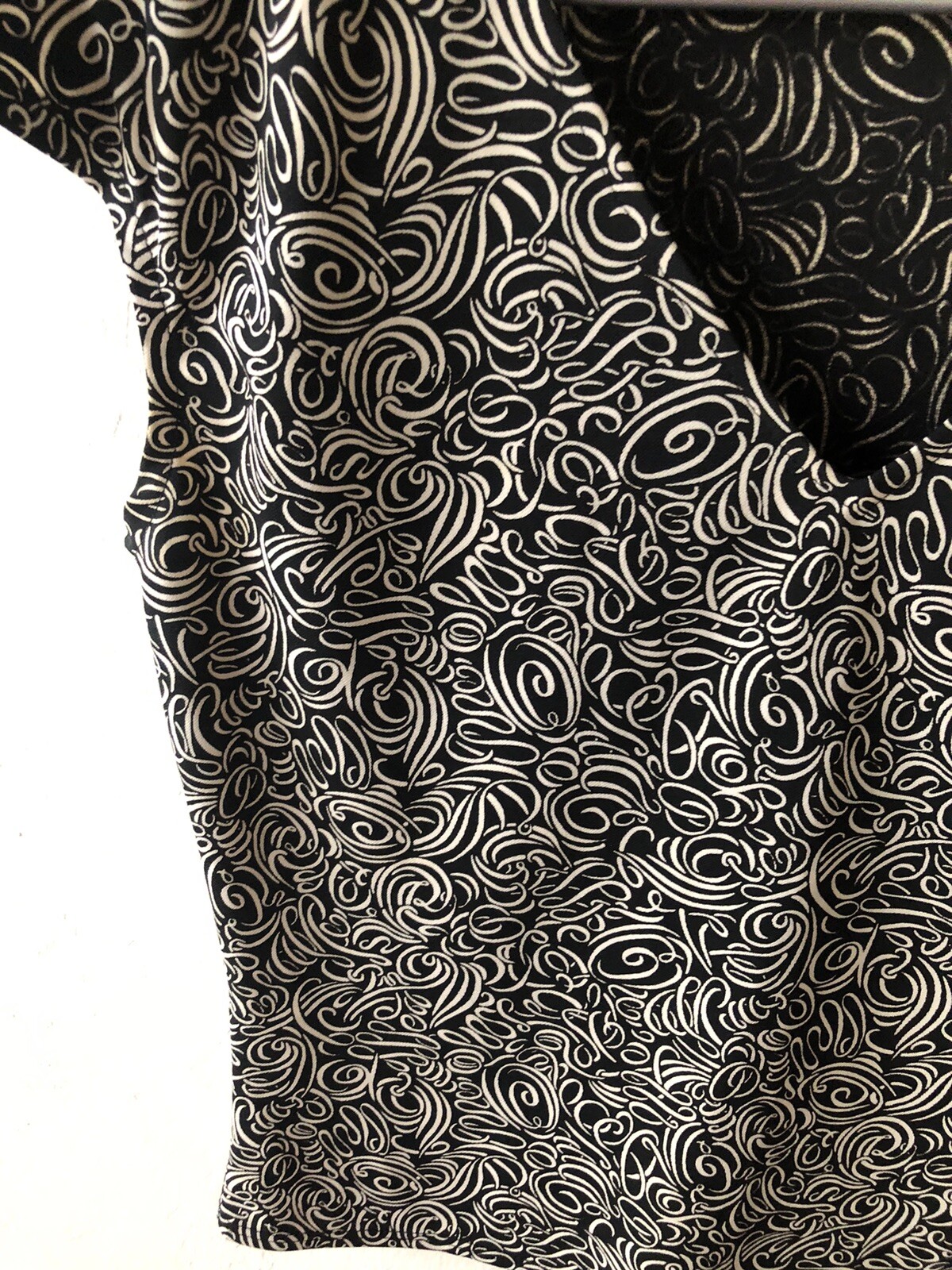 STUDIO M Short Black Cream Top Size Small Womens