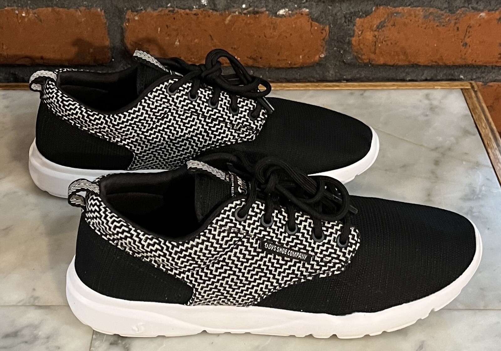 DVS Shoe Company Premier 2.0 Black/ White Men’s Size 6 Model #: DVS0000245