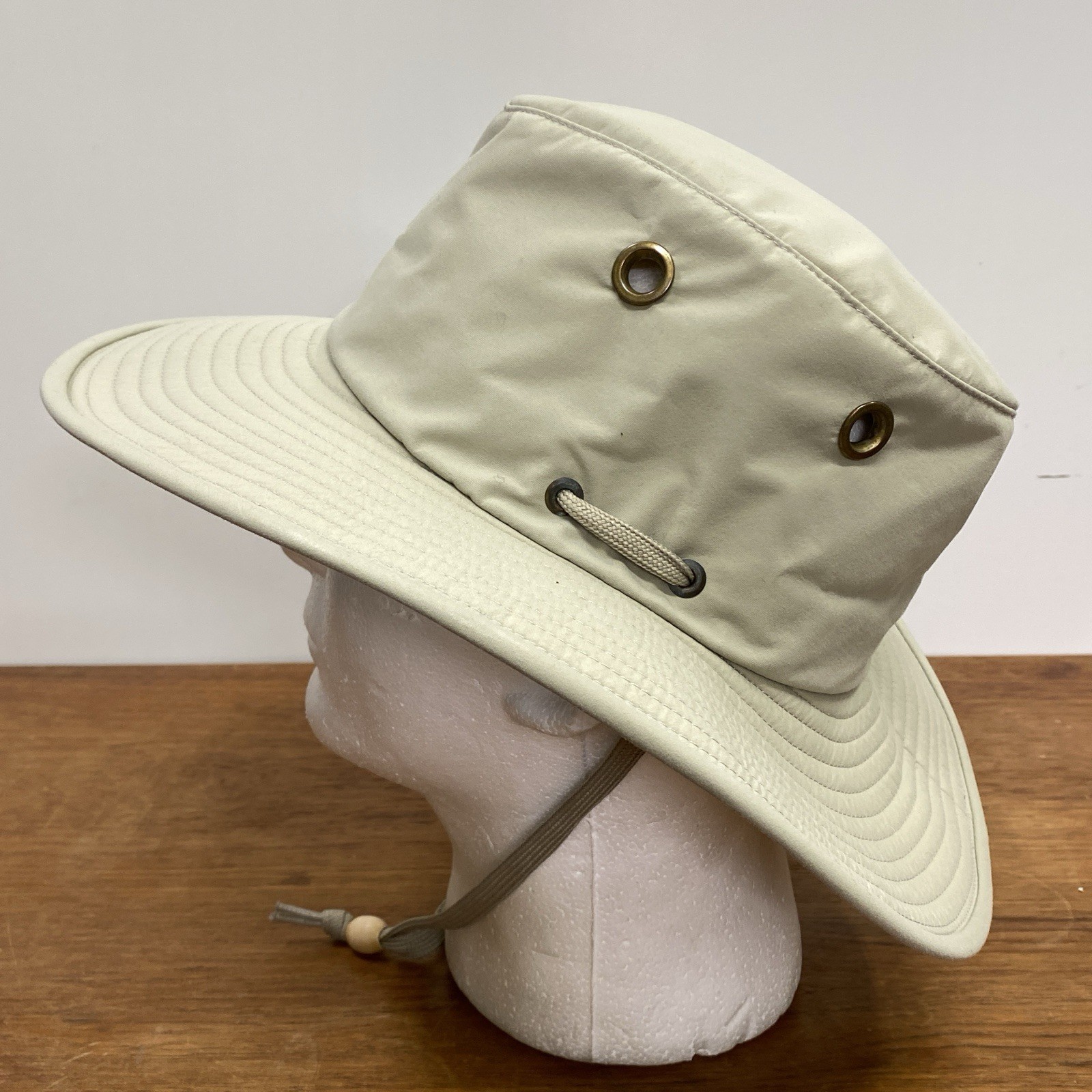 The Tilley Hat Endurables Size 7? 22” Khaki Sun Hat Safari Travel Made in Canada