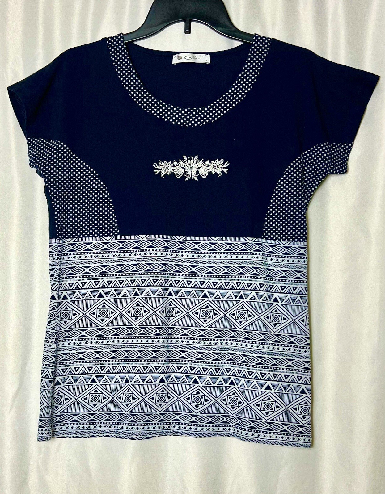 Cocoon Women’s S Sleeve Embroidered Geometric Graphic Print T-Shirt Navy White L