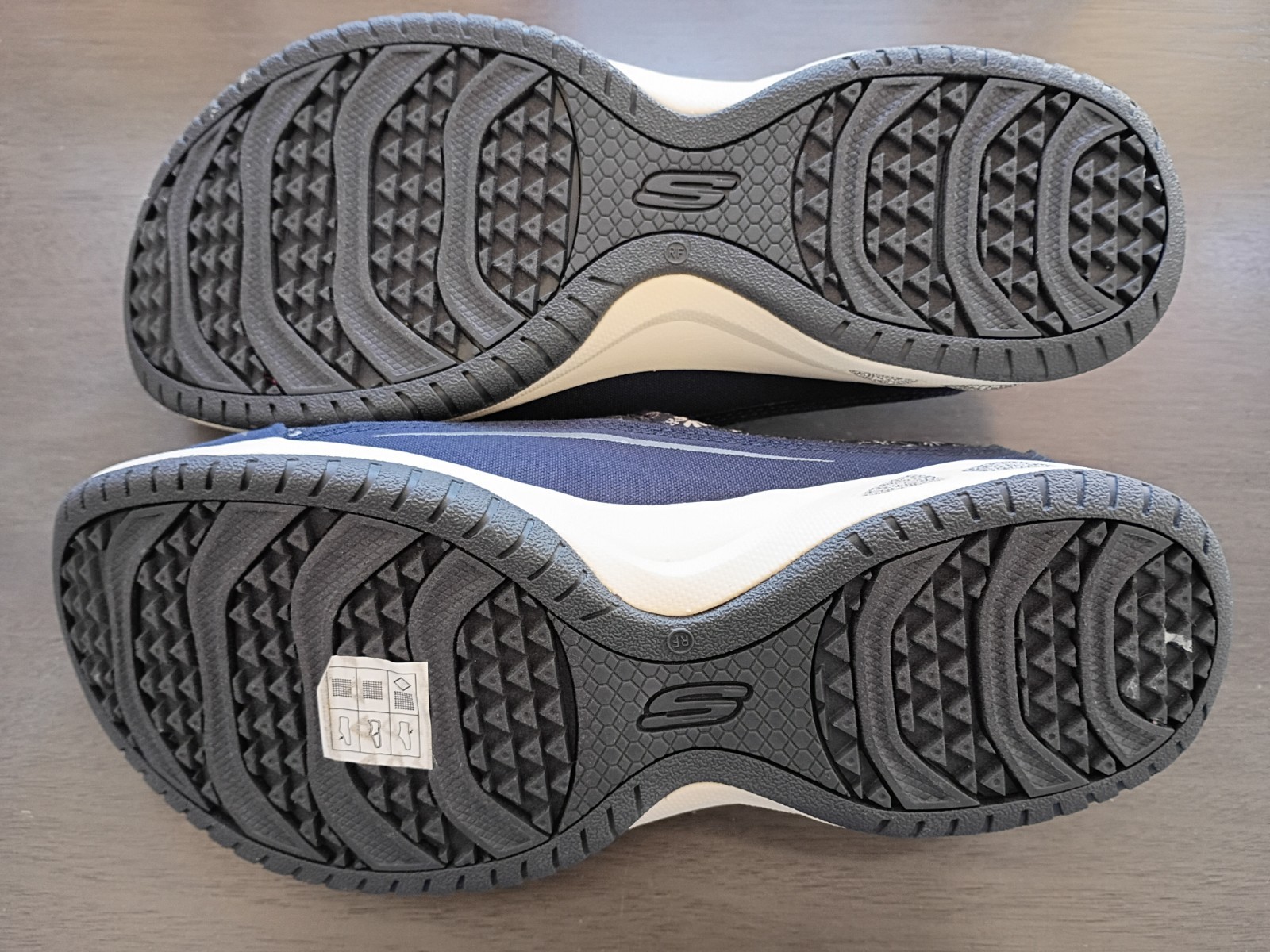 Skechers Relaxed Fit Air Cooled Womens 9 Navy Blue