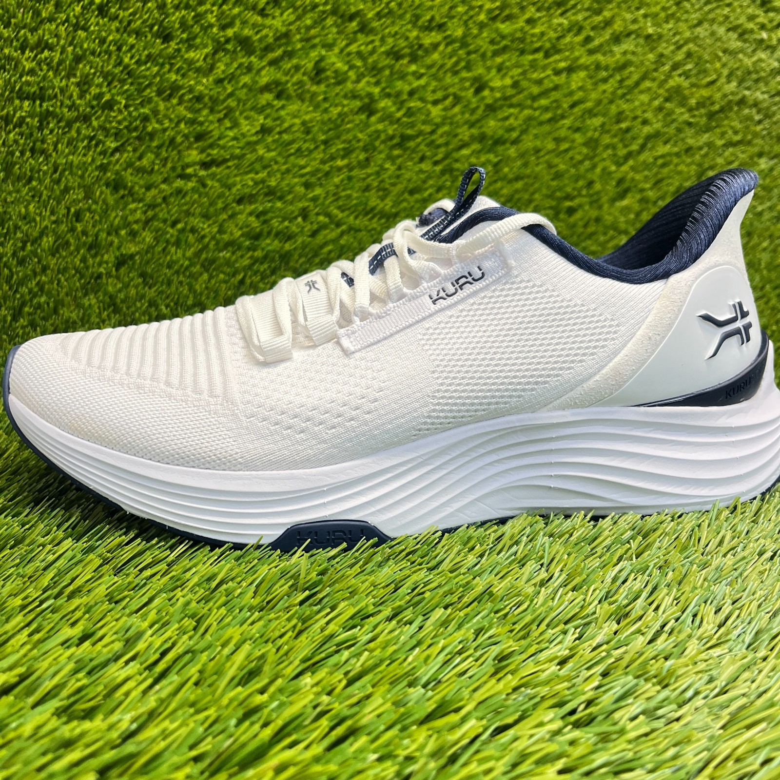 Kuru Atom 2 Mens Size 10.5 White Blue Athletic Running Walking Shoes Sneakers