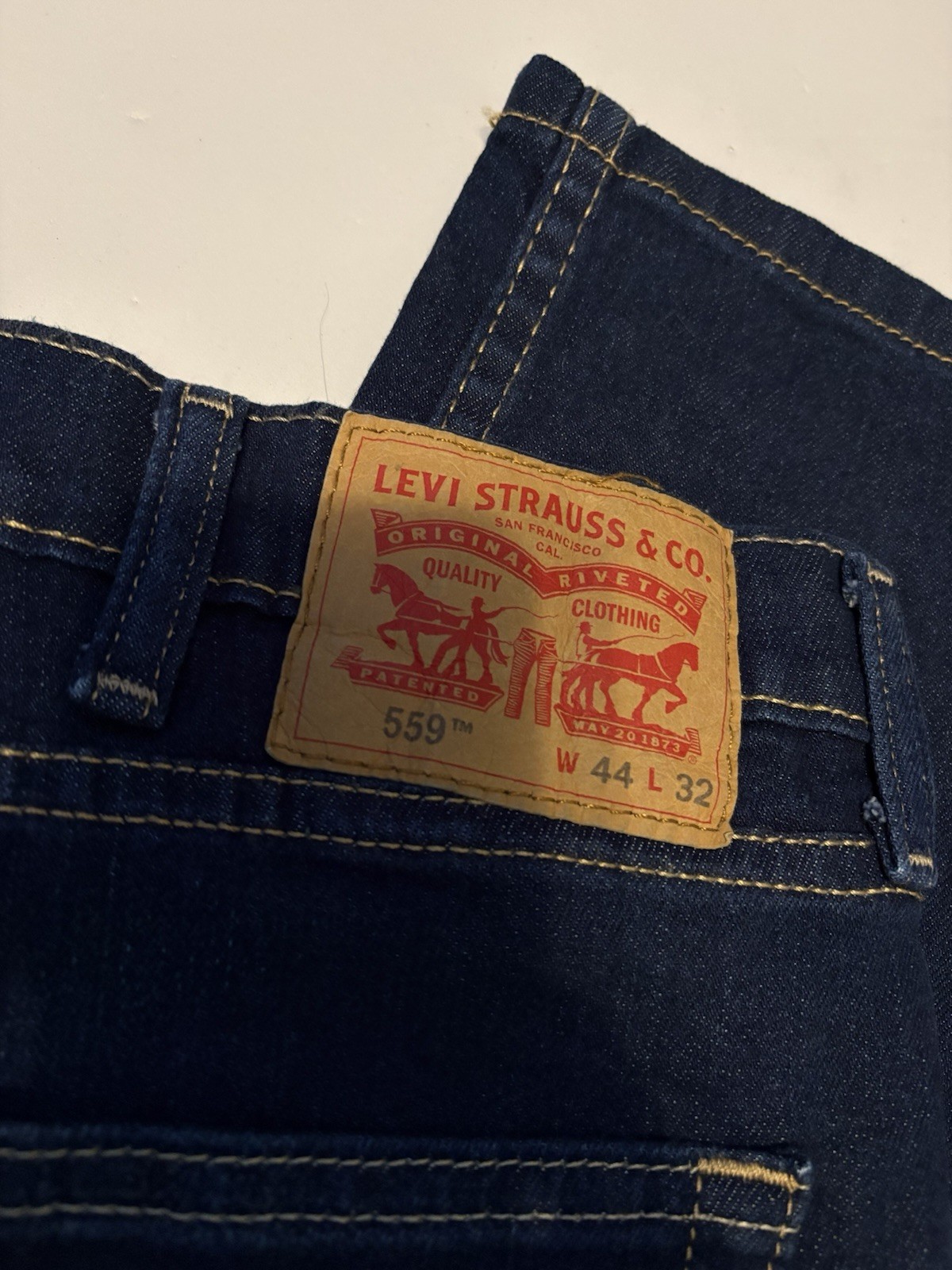 Levi Strauss 559 Men’s 44 x 32 Relaxed Fit Straight Leg Dark Wash Blue Denim
