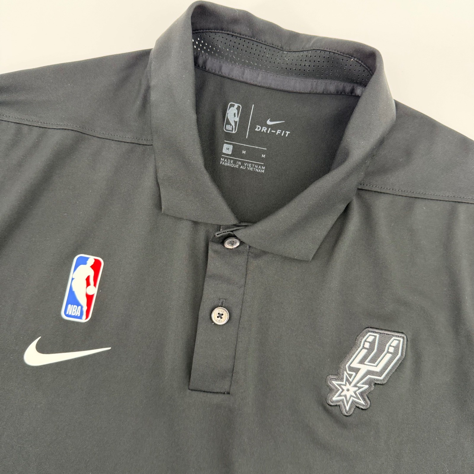 Nike Polo Shirt Mens Medium Black San Antonio Spurs NBA Dri-FIT Short Sleeve