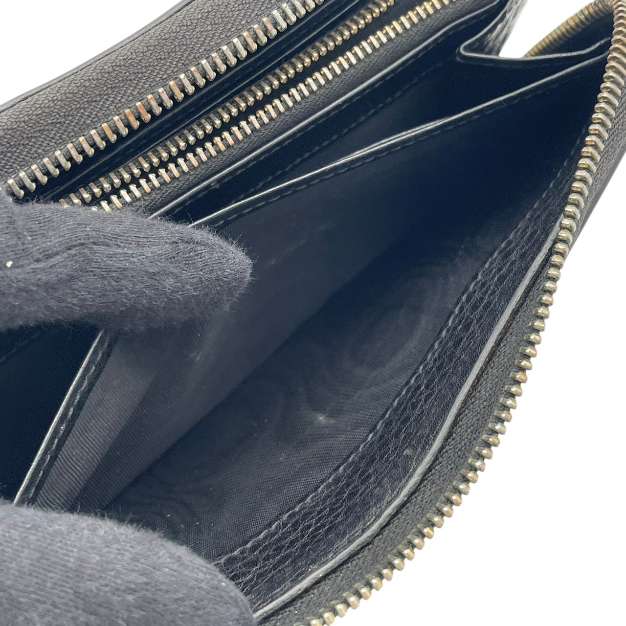 Authentic GUCCI Soho Interlocking G Leather Zip Around Long Wallet Black