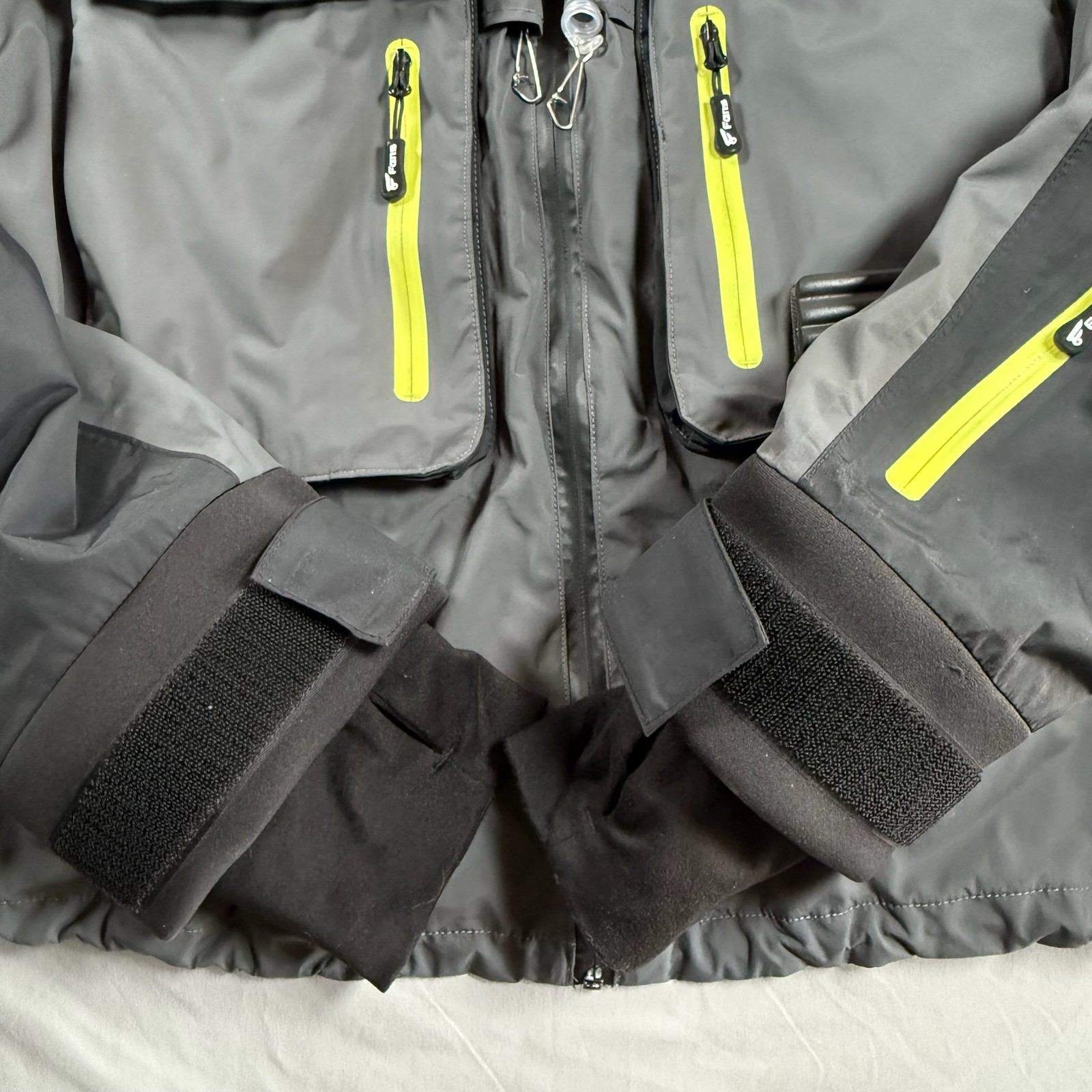 Fans Fly Fishing Wading Jacket Hooded Waterproof Gray Yellow Mens Size Large