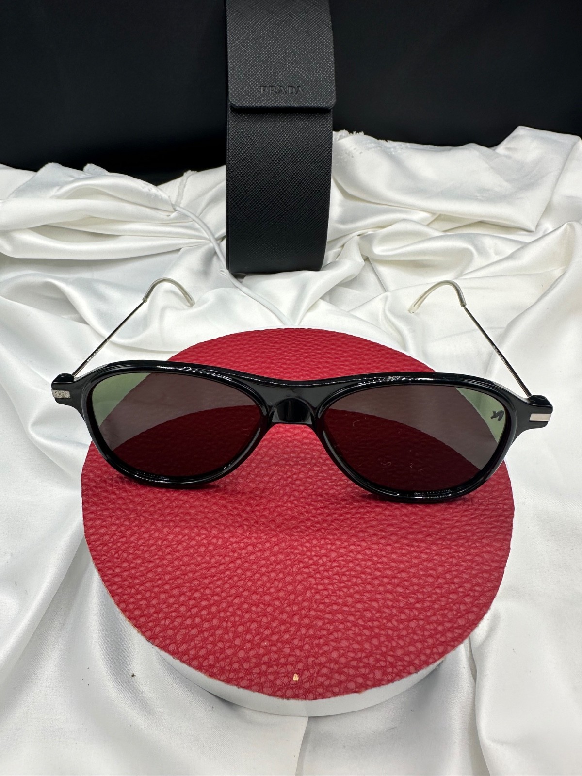 PRADA Unisex Sunglasses w/ case. Lightweight.See pics.