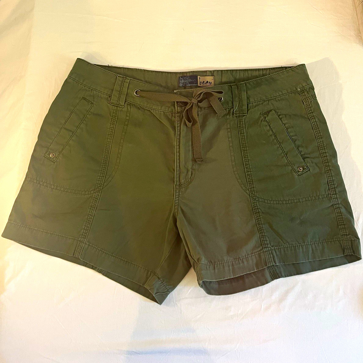 Beau Women’s Green Cargo Shorts Size 12 Mid Rise Drawstring Pockets Cotton