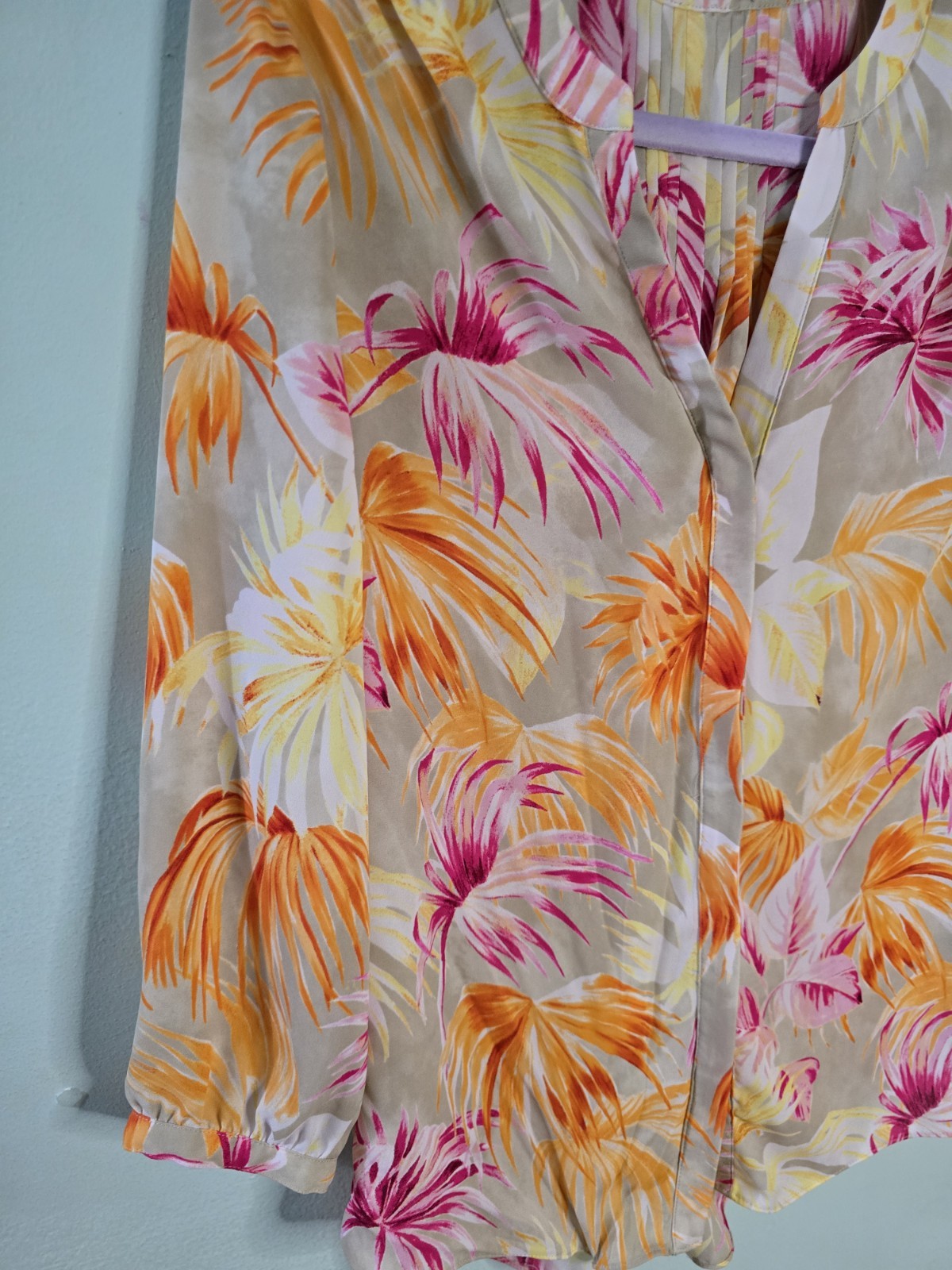 NYDJ Womens XS Tropical Palm Print Blouse Orange Pink 3/4 Sleeve Pleated V-Neck