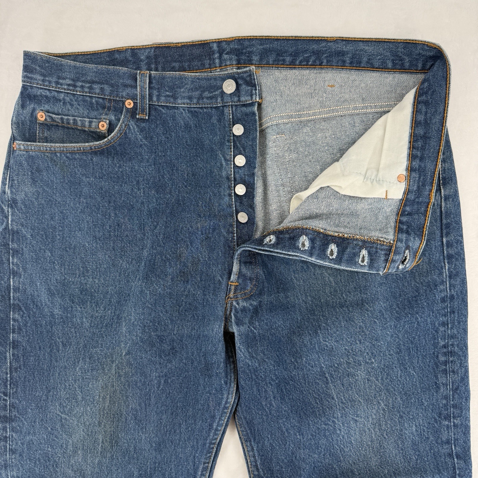 Levi’s 501xx Men’s Blue Medium Wash Denim Straight Jeans Mid Rise Button Fly 90s