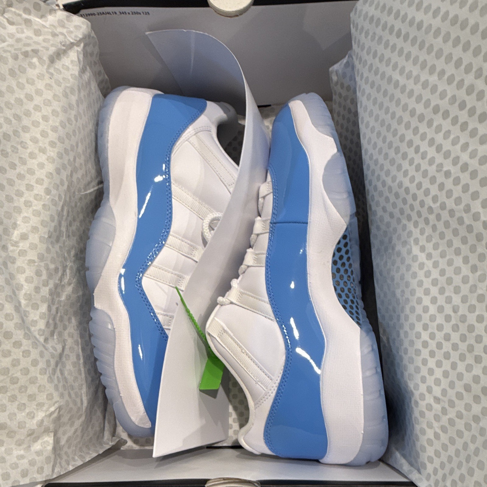 Jordan Air Jordan 11 Retro Low UNC Blue FV5104-100